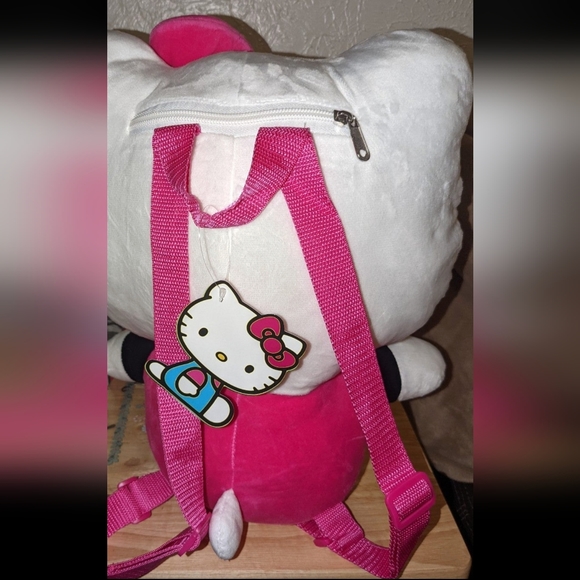 Hello Kitty plush backpack + Kuromi Keychain - Picture 2 of 6